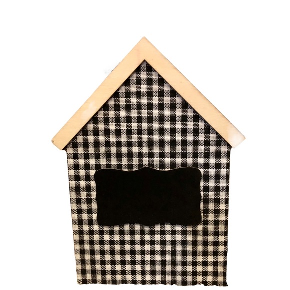 ADORABLE GINGHAM DECORATIVE CHALK BOARD SET! 1 HOUSE & 1 HANGING PLAQUE - Picture 2 of 16